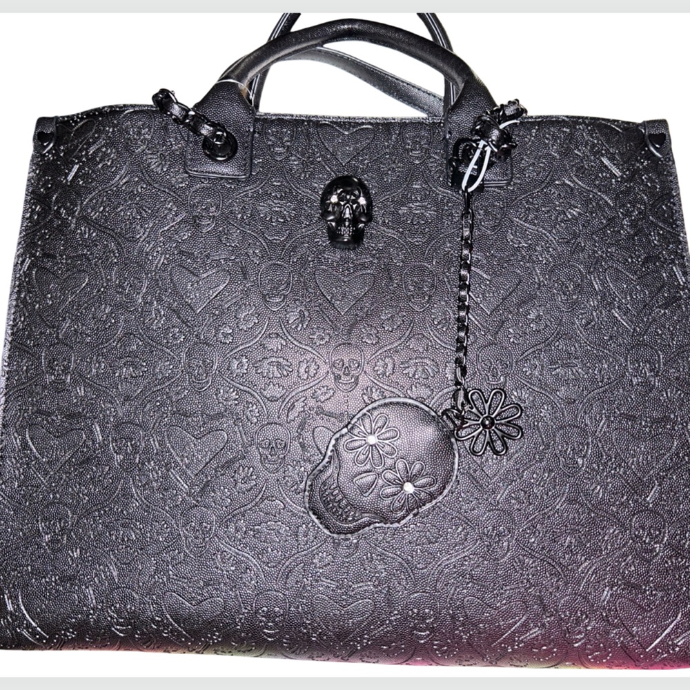BETSEY JOHNSON XL BLACK SUGAR SKULL & HEARTS DOUBLE HANDLE/CHAIN STRAPS TOTE NWT - Picture 11 of 15